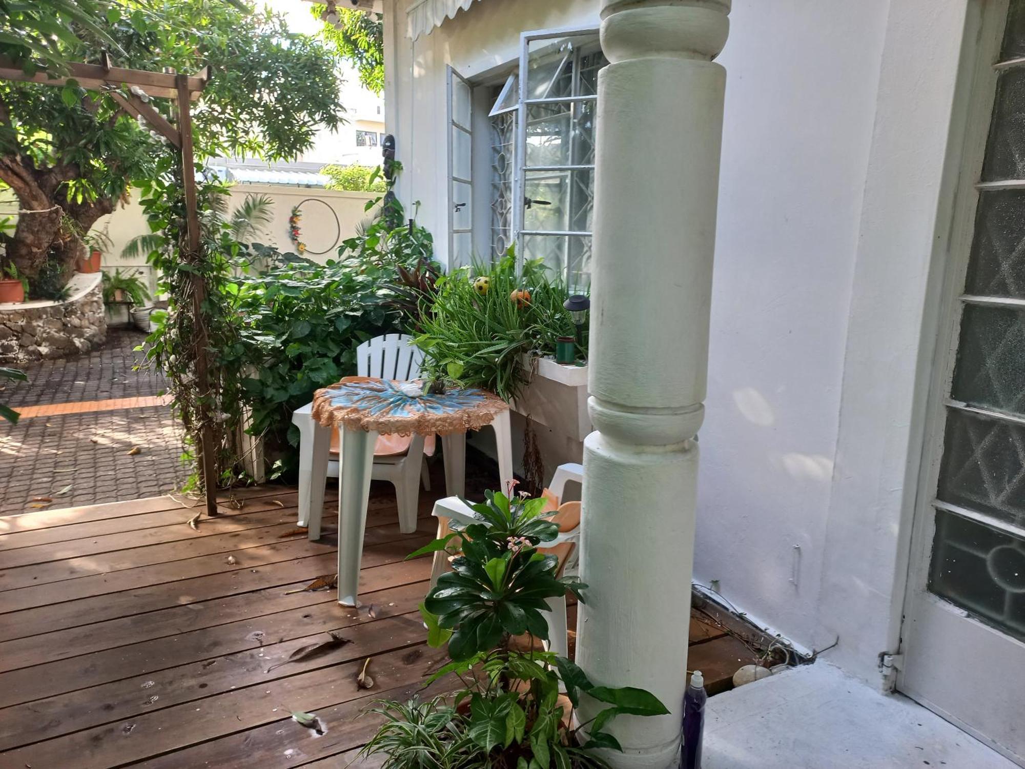 Open Air Cafe & Apartments Port Louis Exterior foto