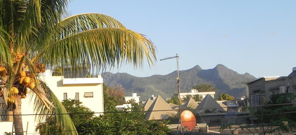 Open Air Cafe & Apartments Port Louis Exterior foto